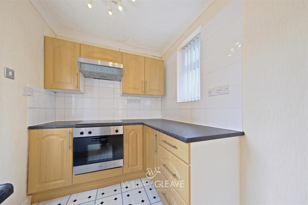 Kitchen 2.jpg