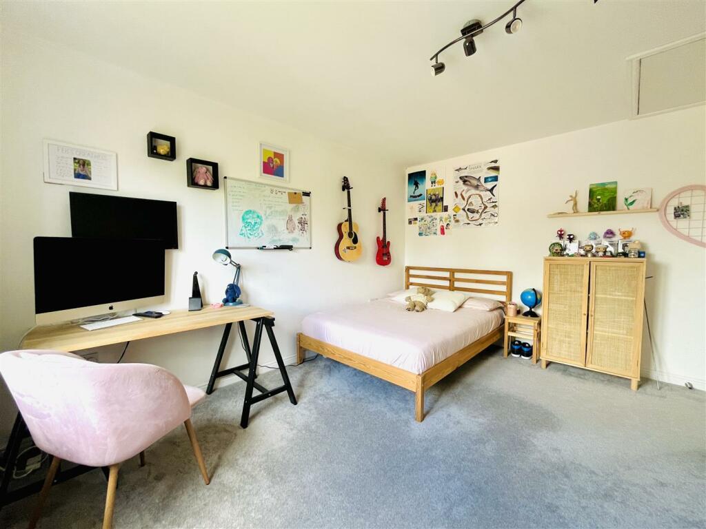 Bedroom 2 Aspect 2