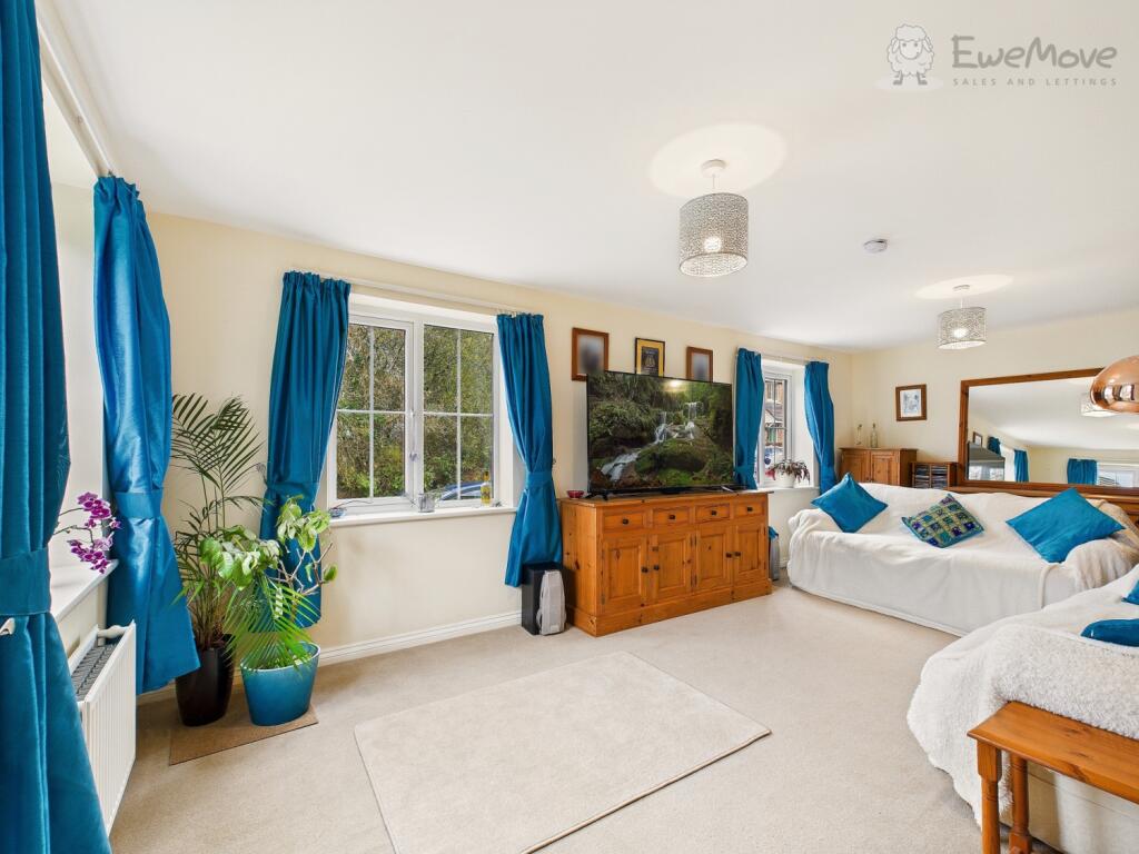 EWEMOVE SOUTH MOLTON - LOUNGE