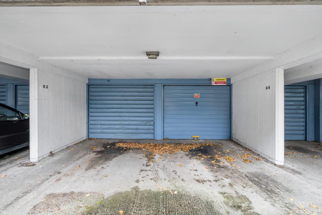 Flat 79 Mountbatten Square, Ward Royal, Windsor, SL4 1SZ