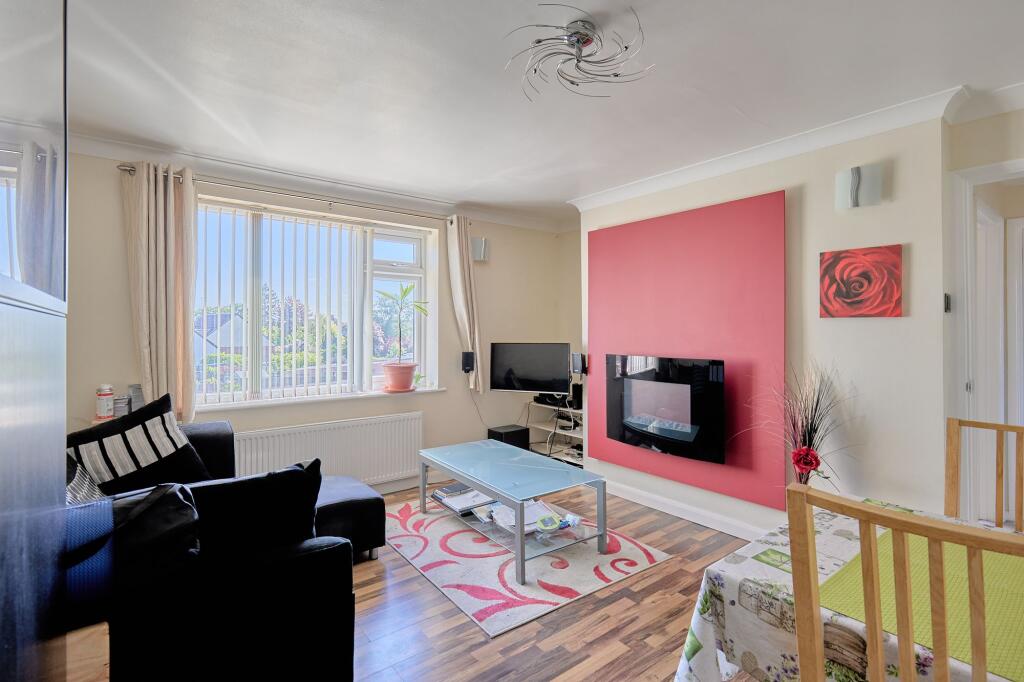 Living Area/Dining Area