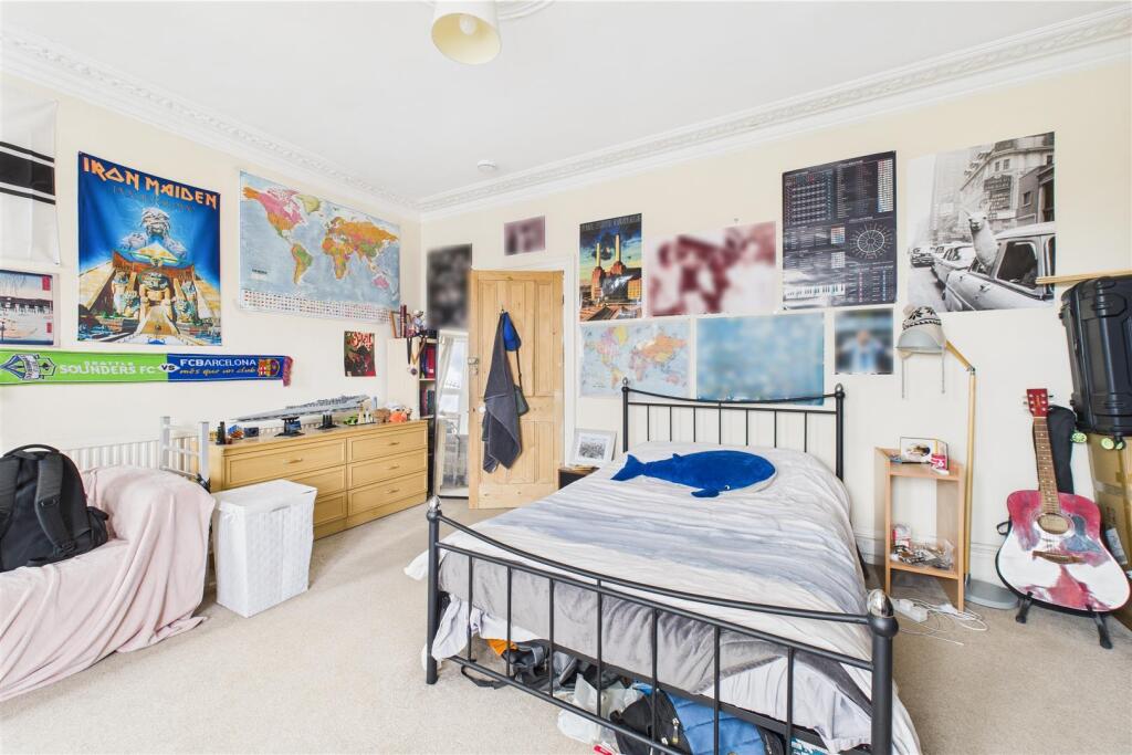 9 Christina Terrace, x1, Bristol BS8 4QB | Period 