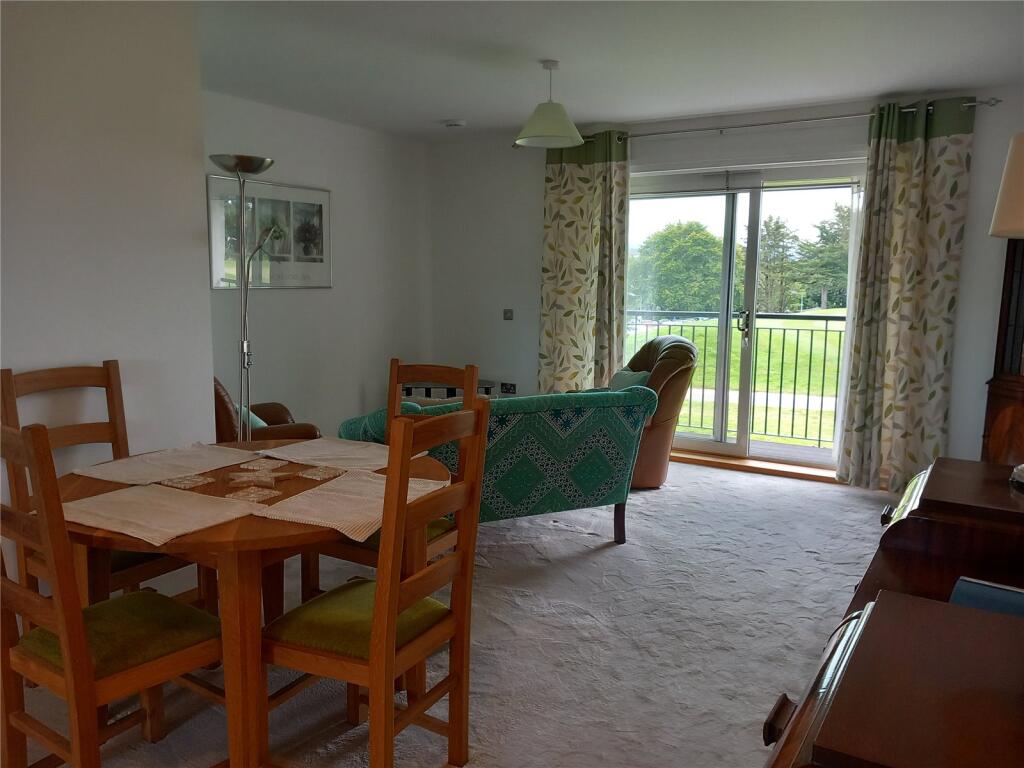 Living/Dining Area