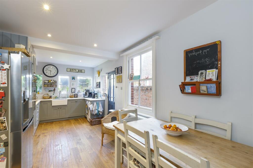 Kitchen/Dining