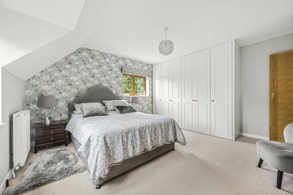 Principal bedroom