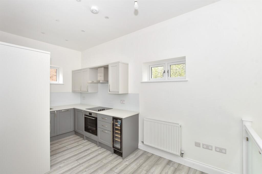 Kitchen/Breakfast Area