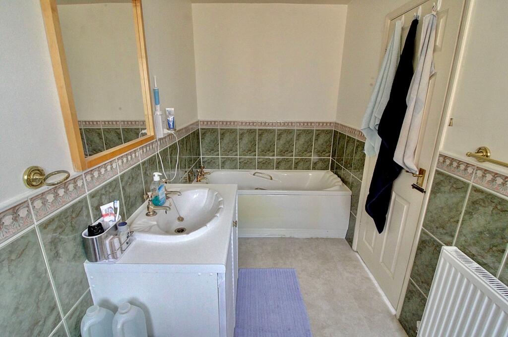 23. En-Suite