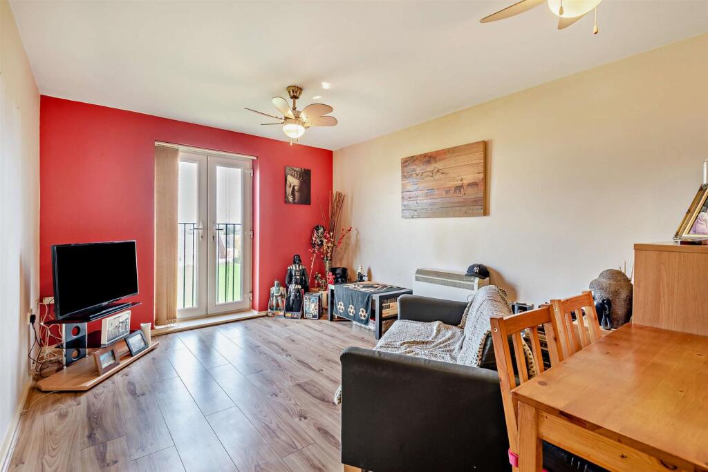 8668511-interior01-800.jpg