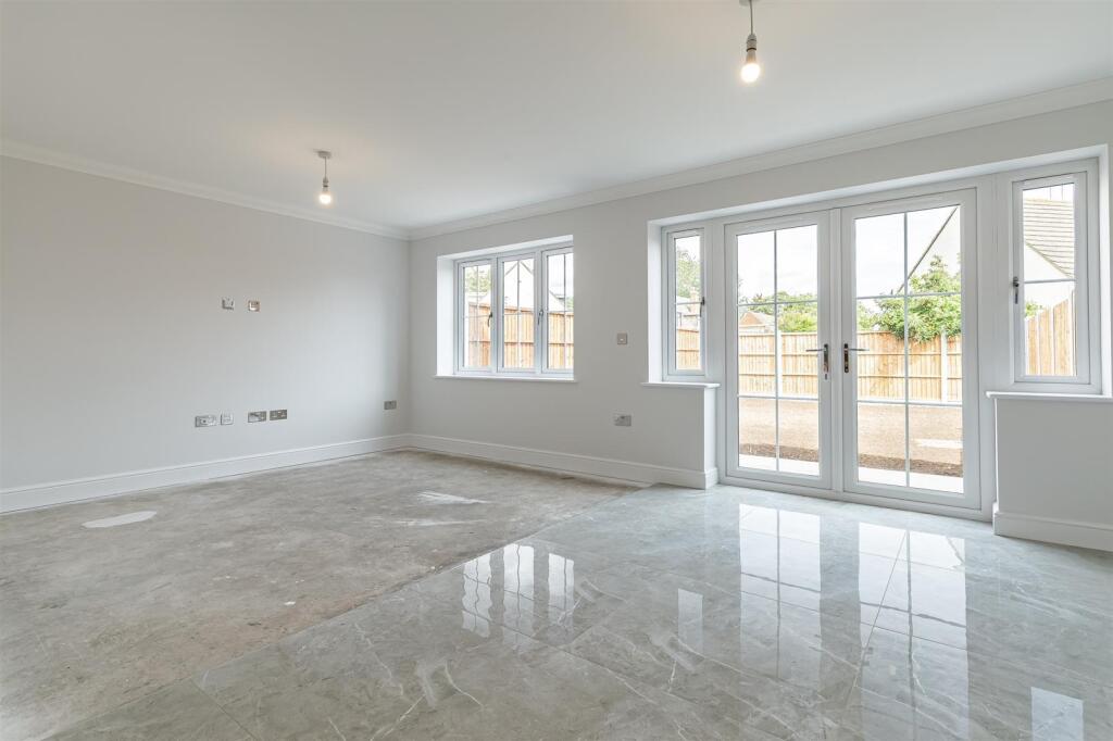 bnfQfYfkXUaWZqVHnwDCBw (1).jpg