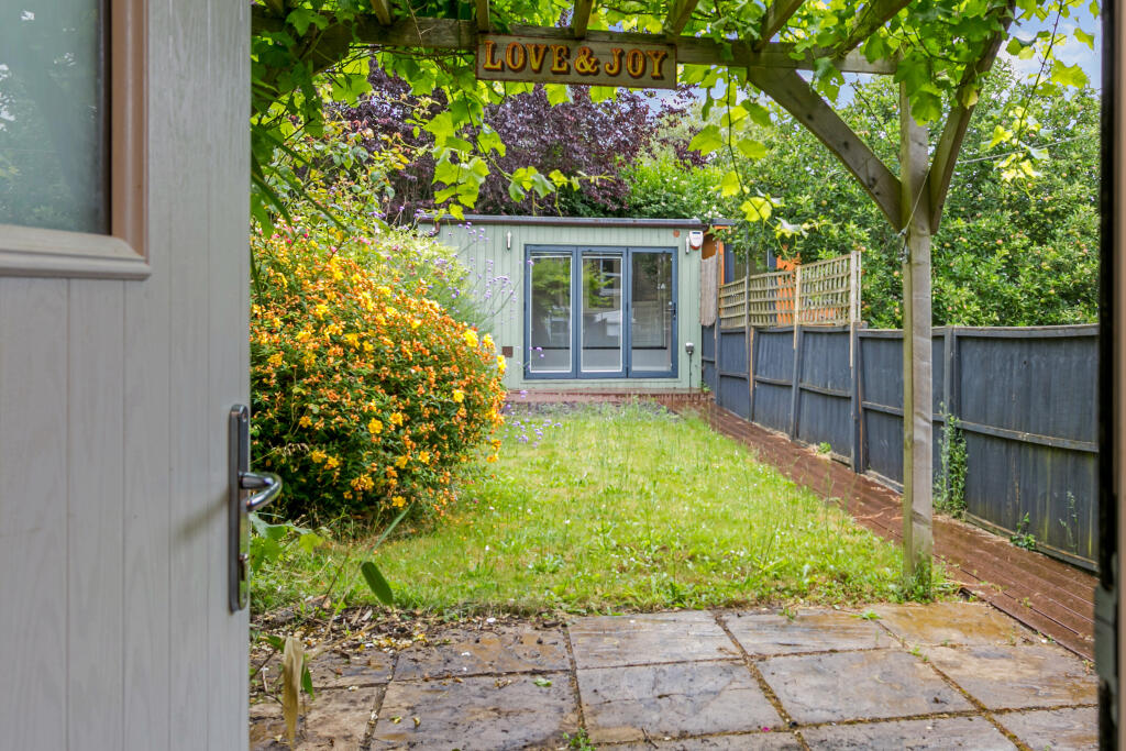 Garden View towards Outbuilding