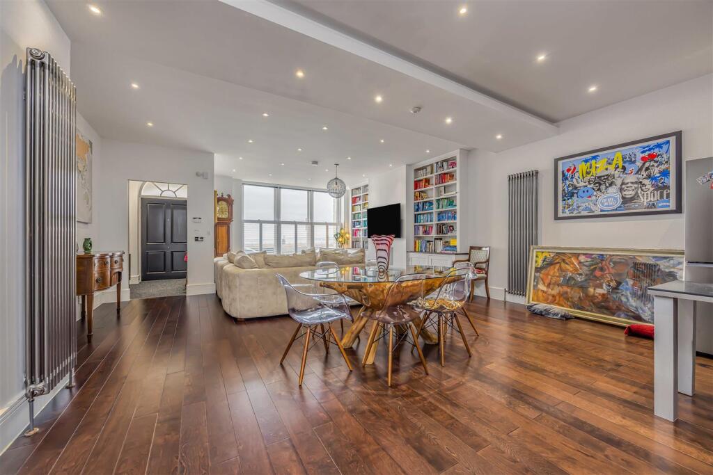 Apartment B, Clearwater Apartments, South Parade, 