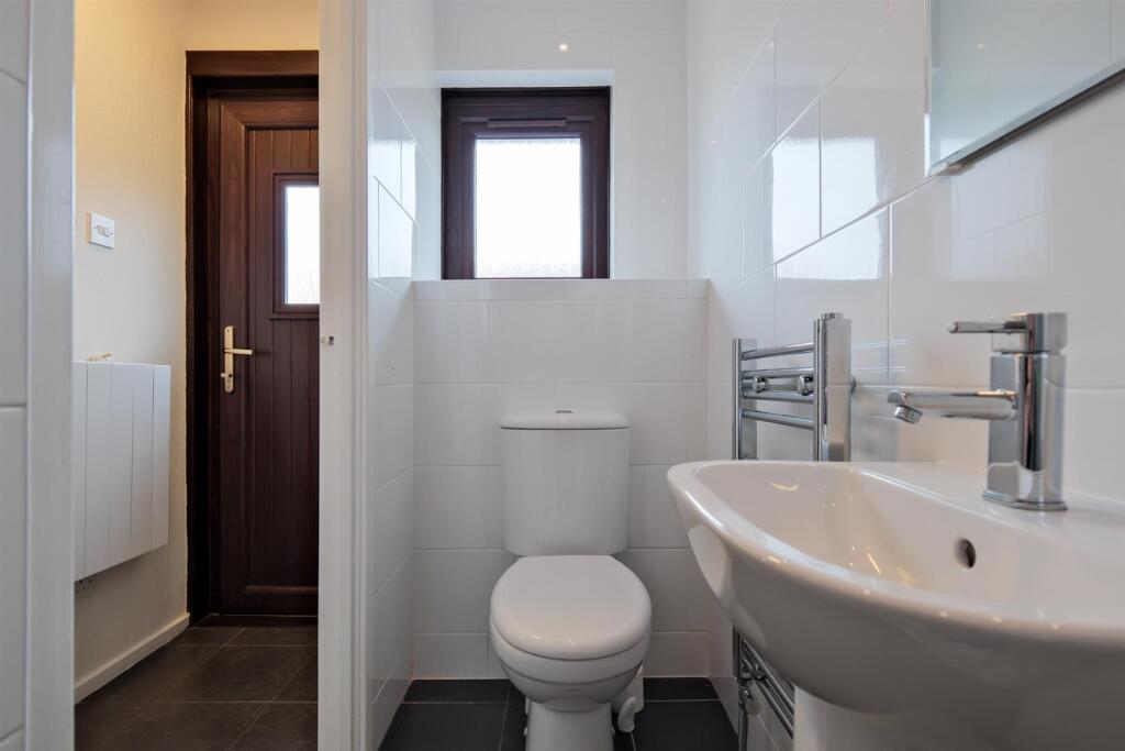 026-4 Gigha Quadrant Wishaw, ML2 0TE.jpg