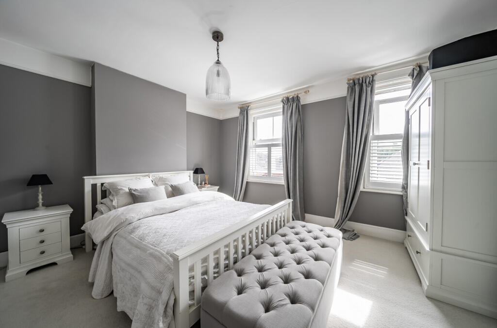 1344477-3-68af121...