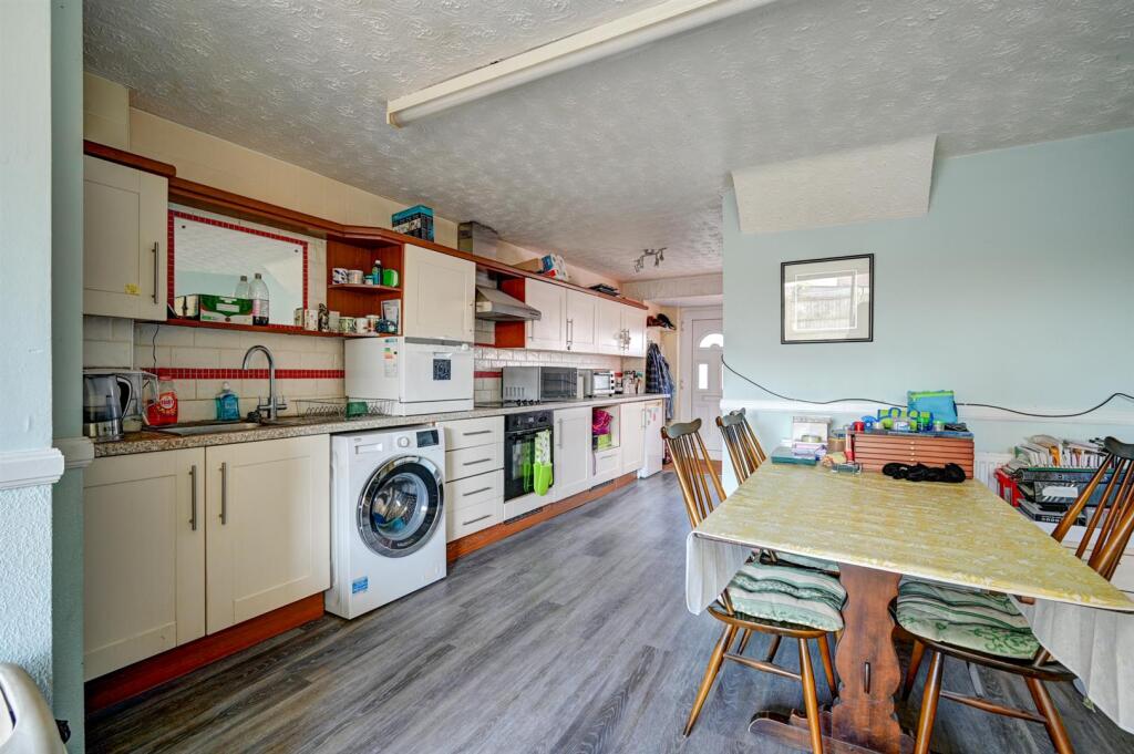 Kitchen Dining area.jpg