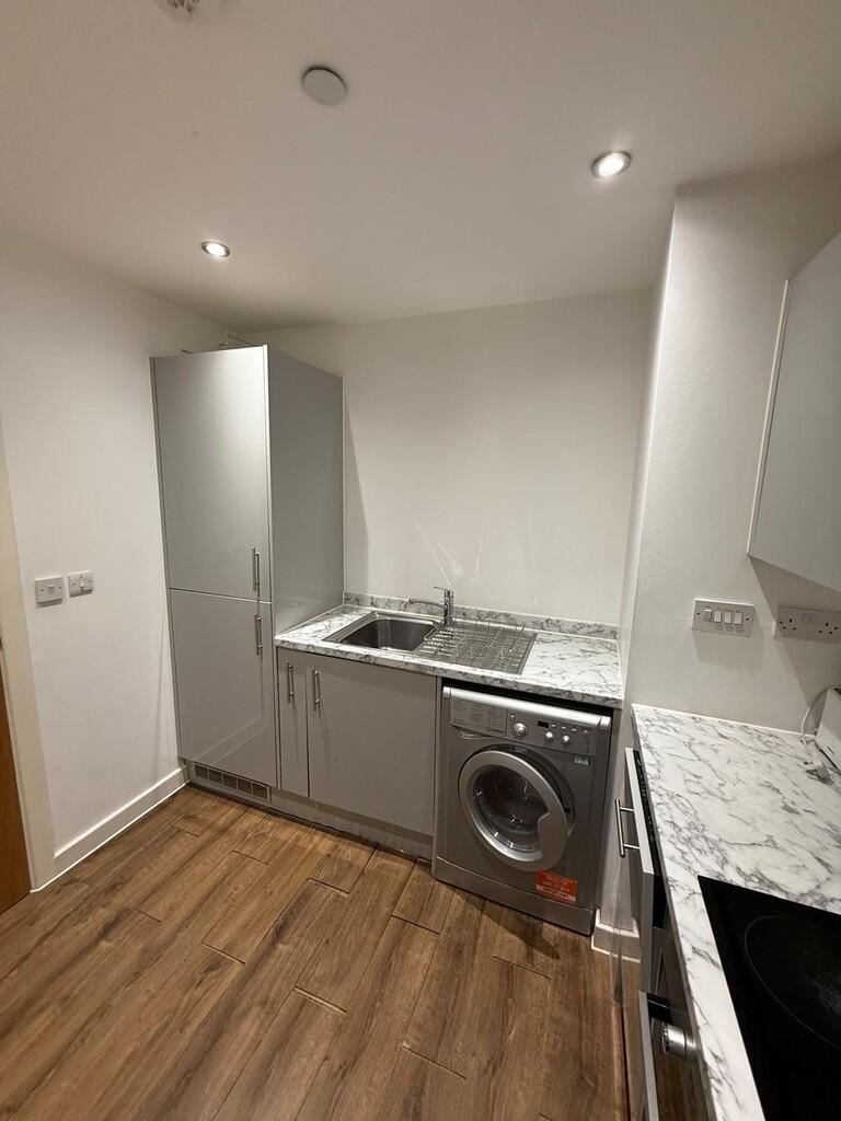 0d5206dd-3949-4a9...