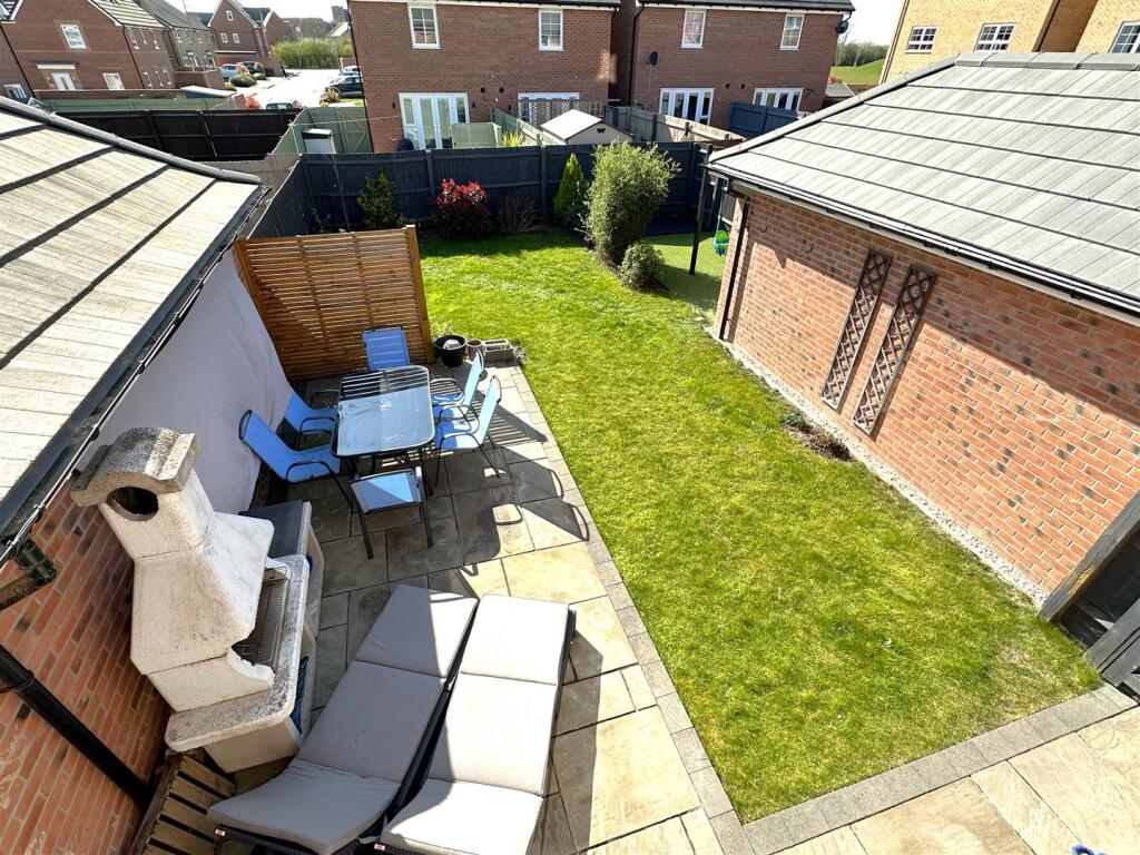 Large Rear Garden Overview 299