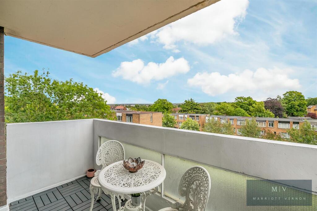 Maybourne Grange 18 MV-10.jpg