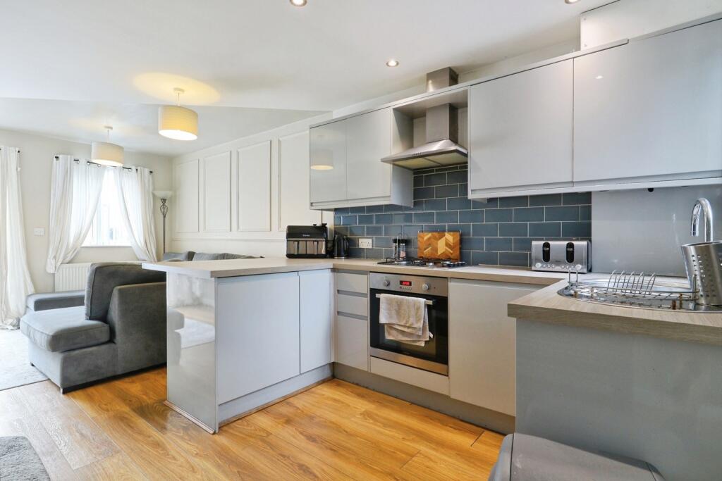 Kitchen/ Living Area