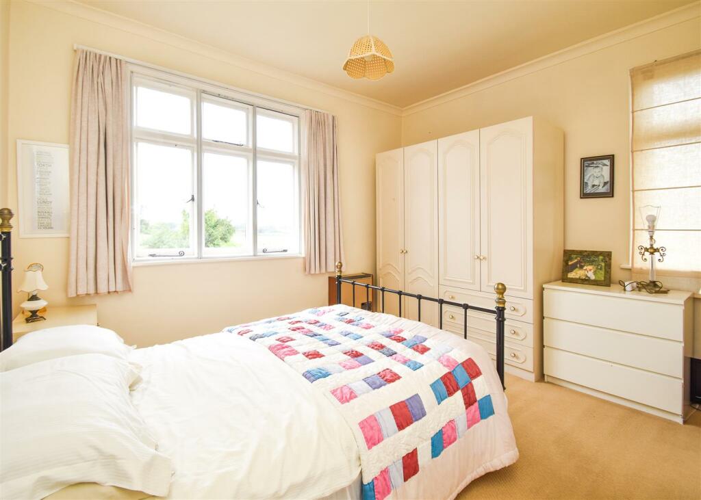 33 Horsebrook Lane - Bedroom 1.jpg