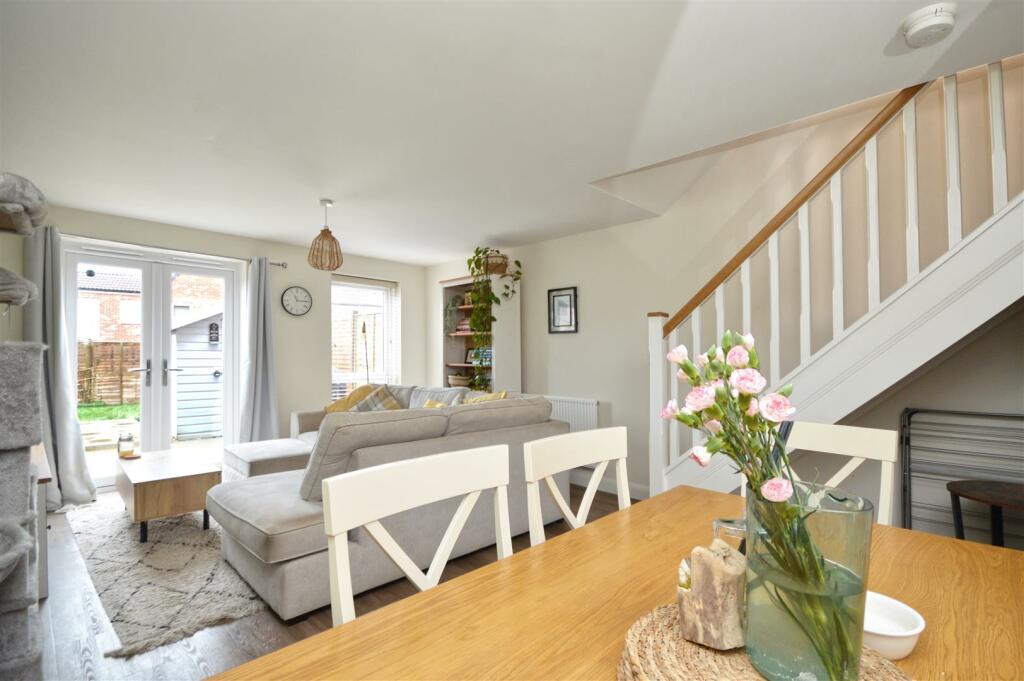Sitting/Dining Room
