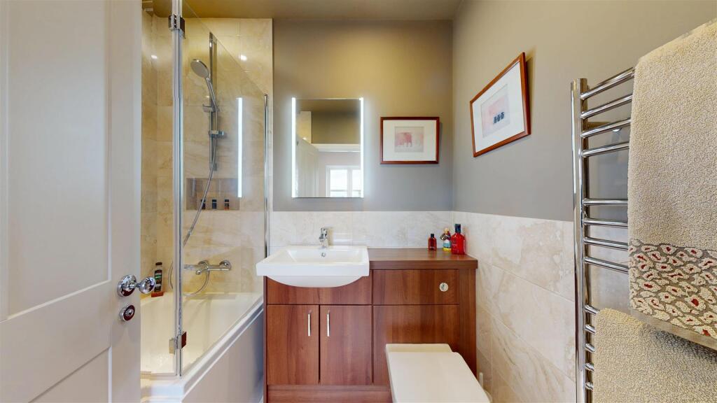 Family Bathrooom