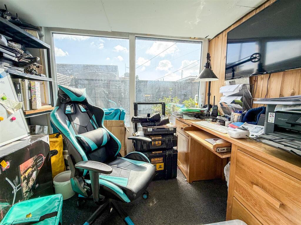 STUDY / OFFICE