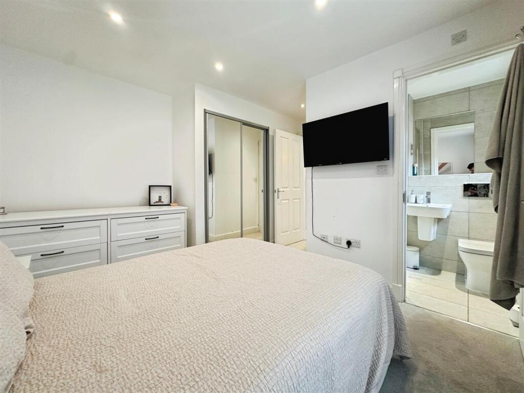 c042473f--4FF0-B9B1-4EEFE996E426-60458-000010E2D37