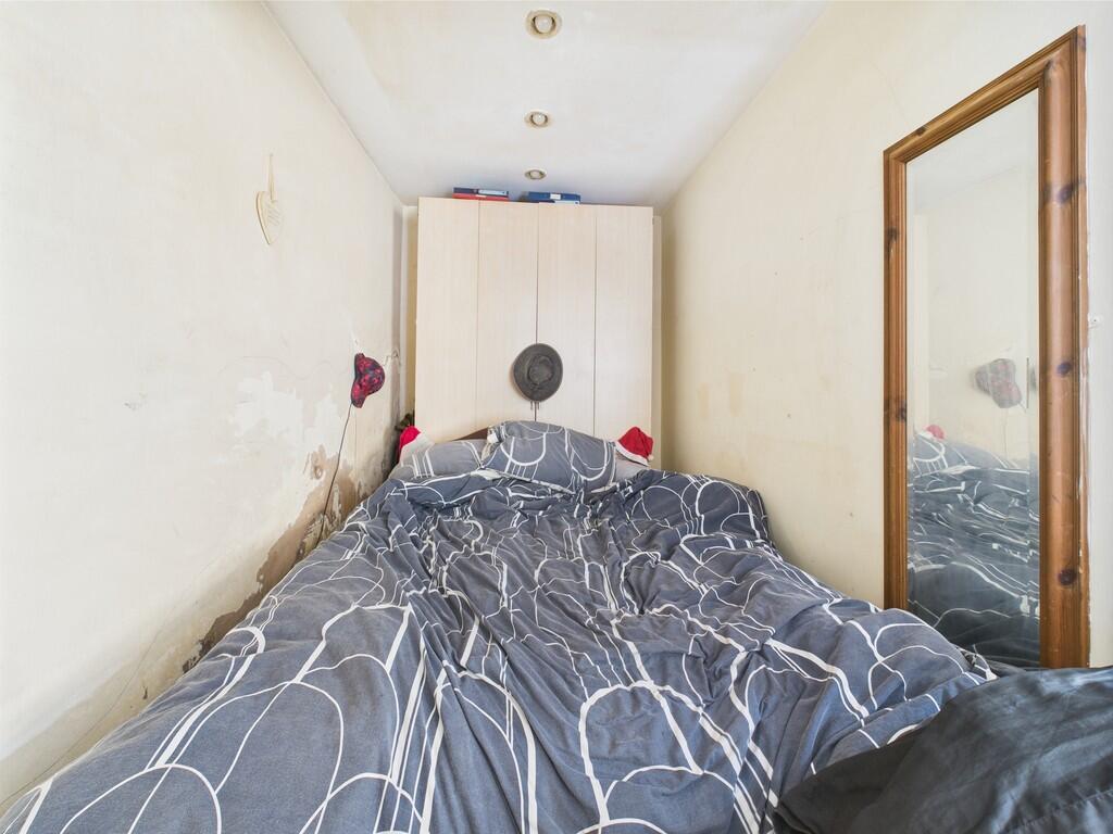 CAM02089G0-PR0476...