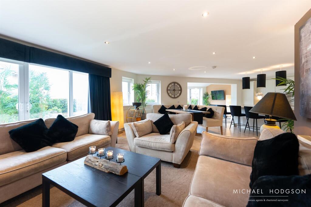 6, Normanby Court-17.jpg