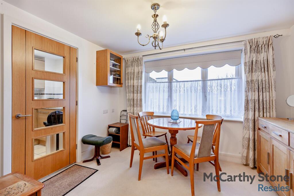 8636810-interior04-800.jpg