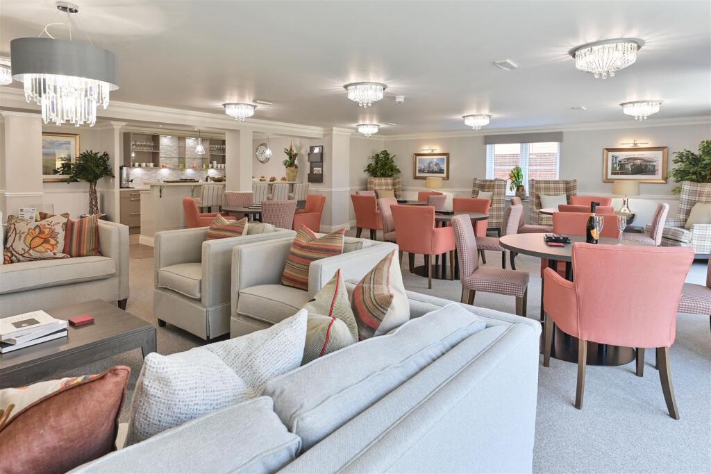 Owners Lounge (2).jpg