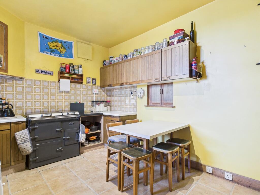 Dining kitchen