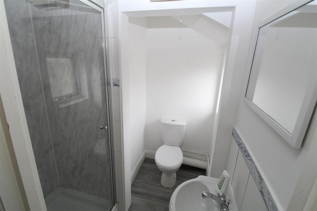 Shower Room.JPG