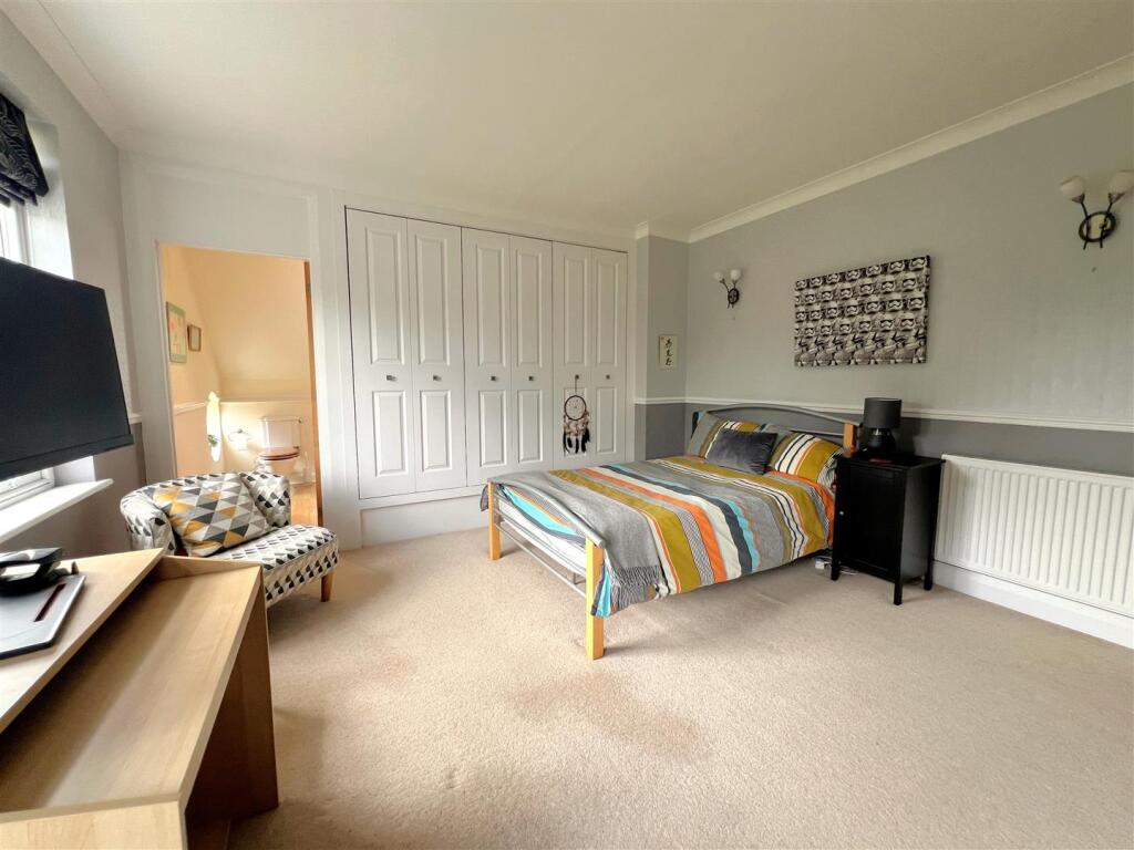 bed 2.1.jpg