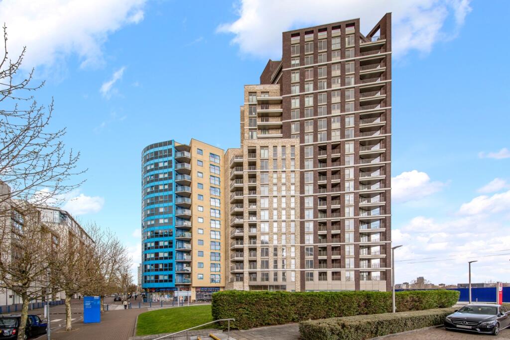 Western Gateway, Roy