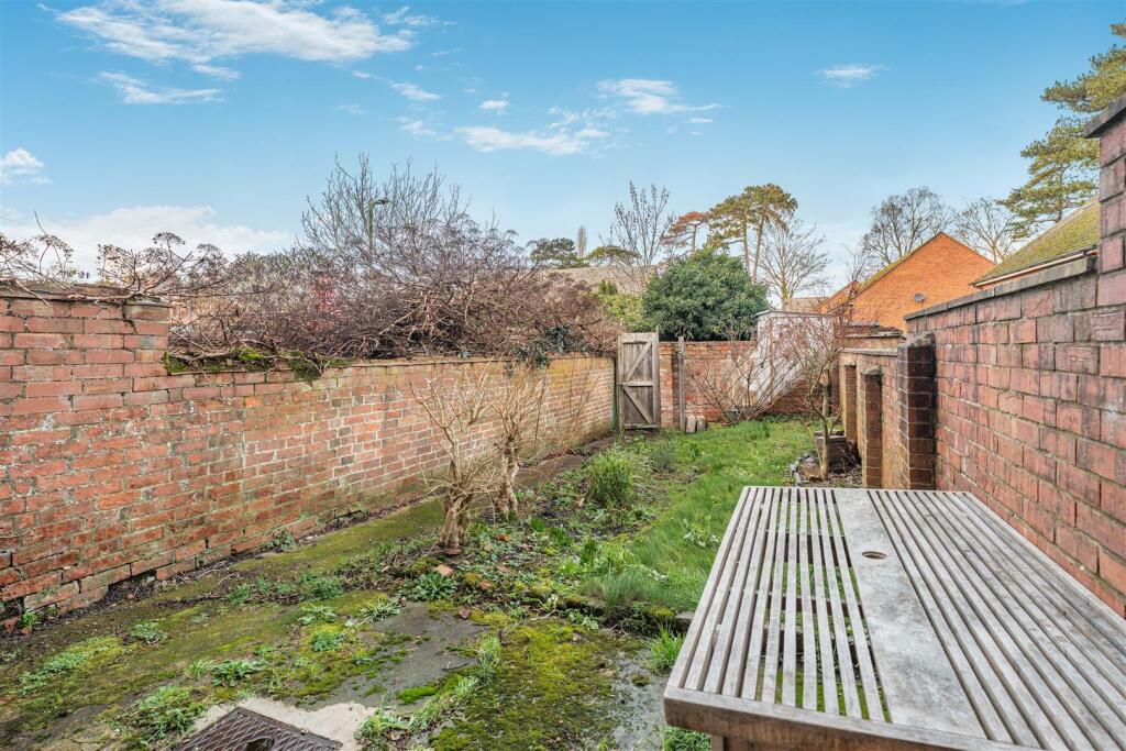 68 Broughton Road, Banbury-14.jpg