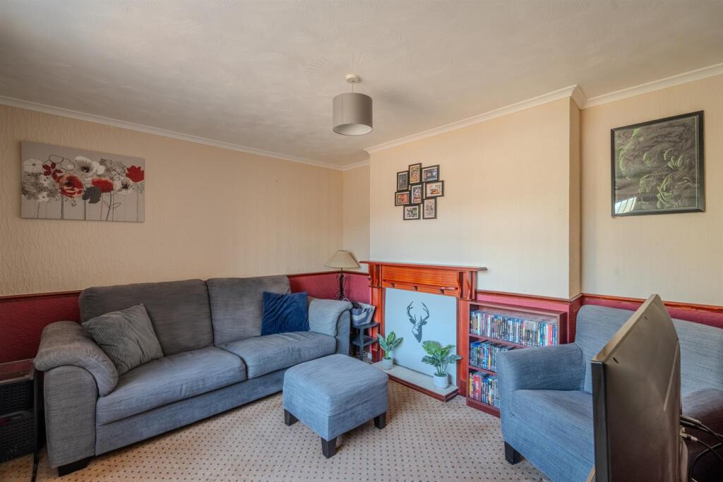 20 Radnor Way-11.jpg