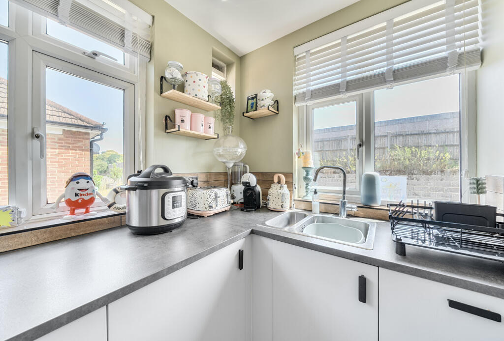 1314669-7-6863efe...