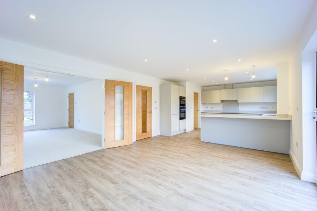 The Pine | Kitchen Dining