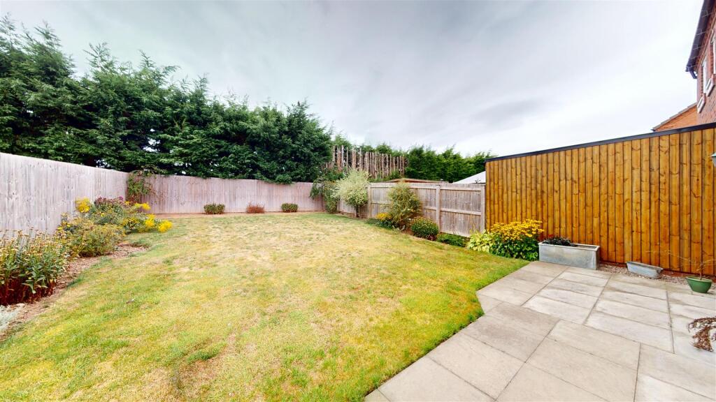 Atherton Rise 40 Garden.jpg