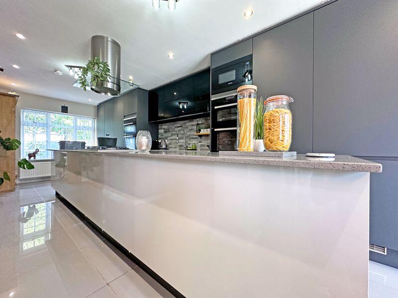 Kitchen/Dining Area