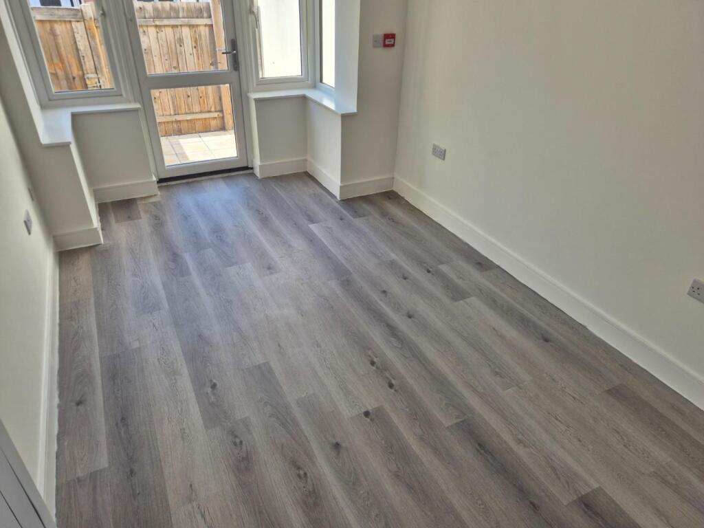 341 Southmead Road Bedroom.jpg