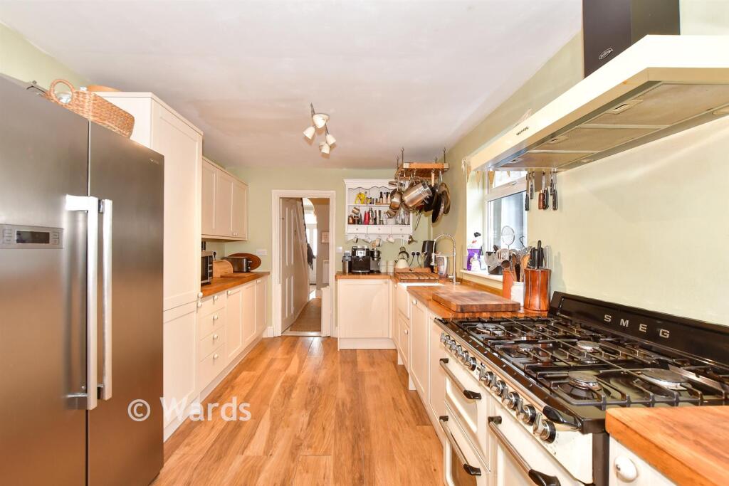 Kitchen/ Breakfast Room