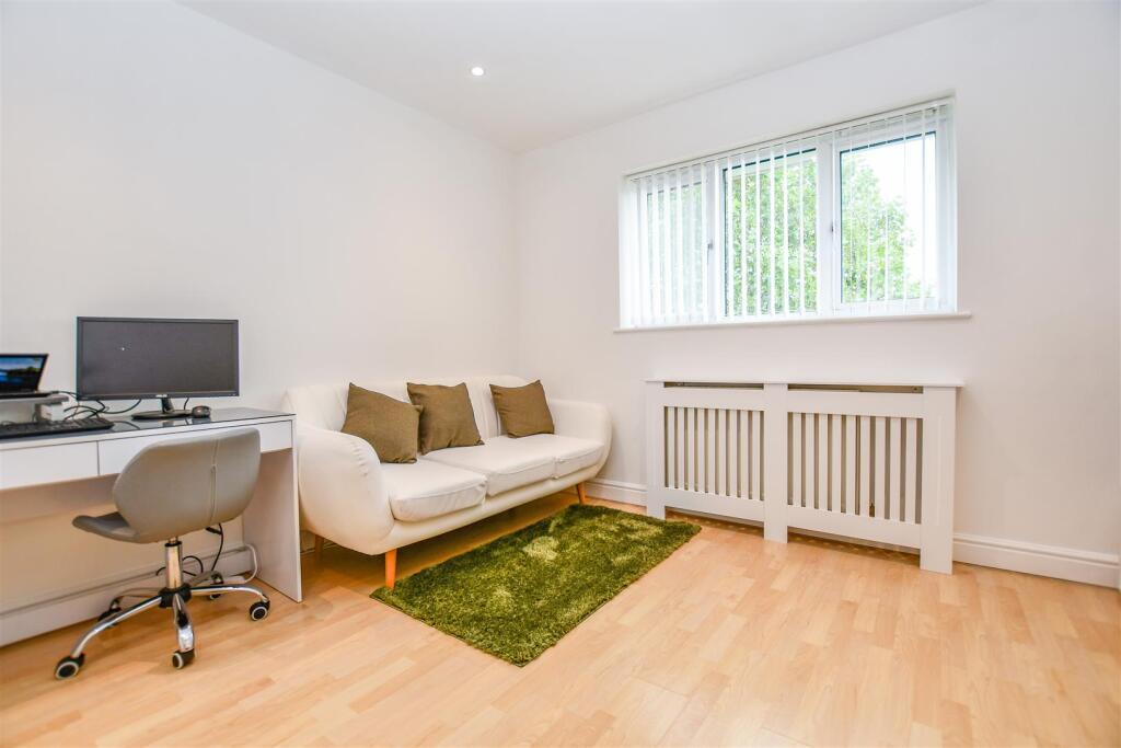 Living Room 2.jpg