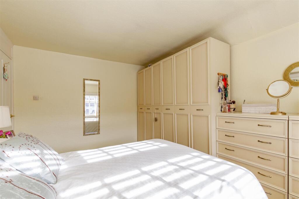 Bedroom 1-3.jpg