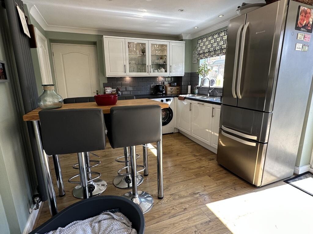 Kitchen 1.JPG