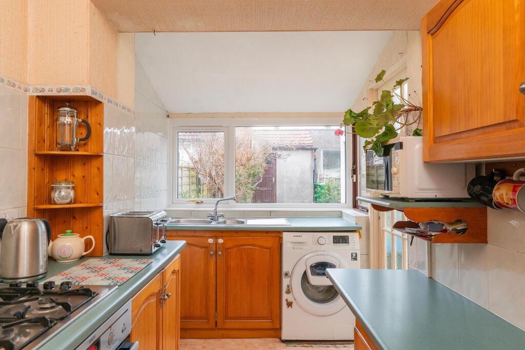 1F7A0HD - Kitchen B.jpg