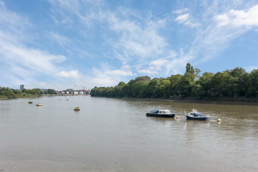 Gwynne Close, W4 - FOR SALE