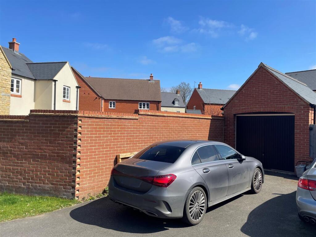 12 Timms Lane - Garage &amp; Parking.jpg