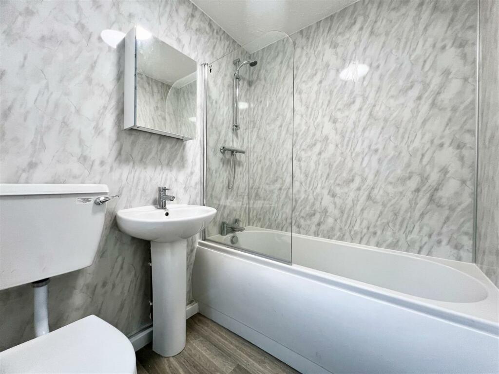 USE bathroom (2).jpg